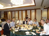 �e�e�[�u���̊F�l���X-�G